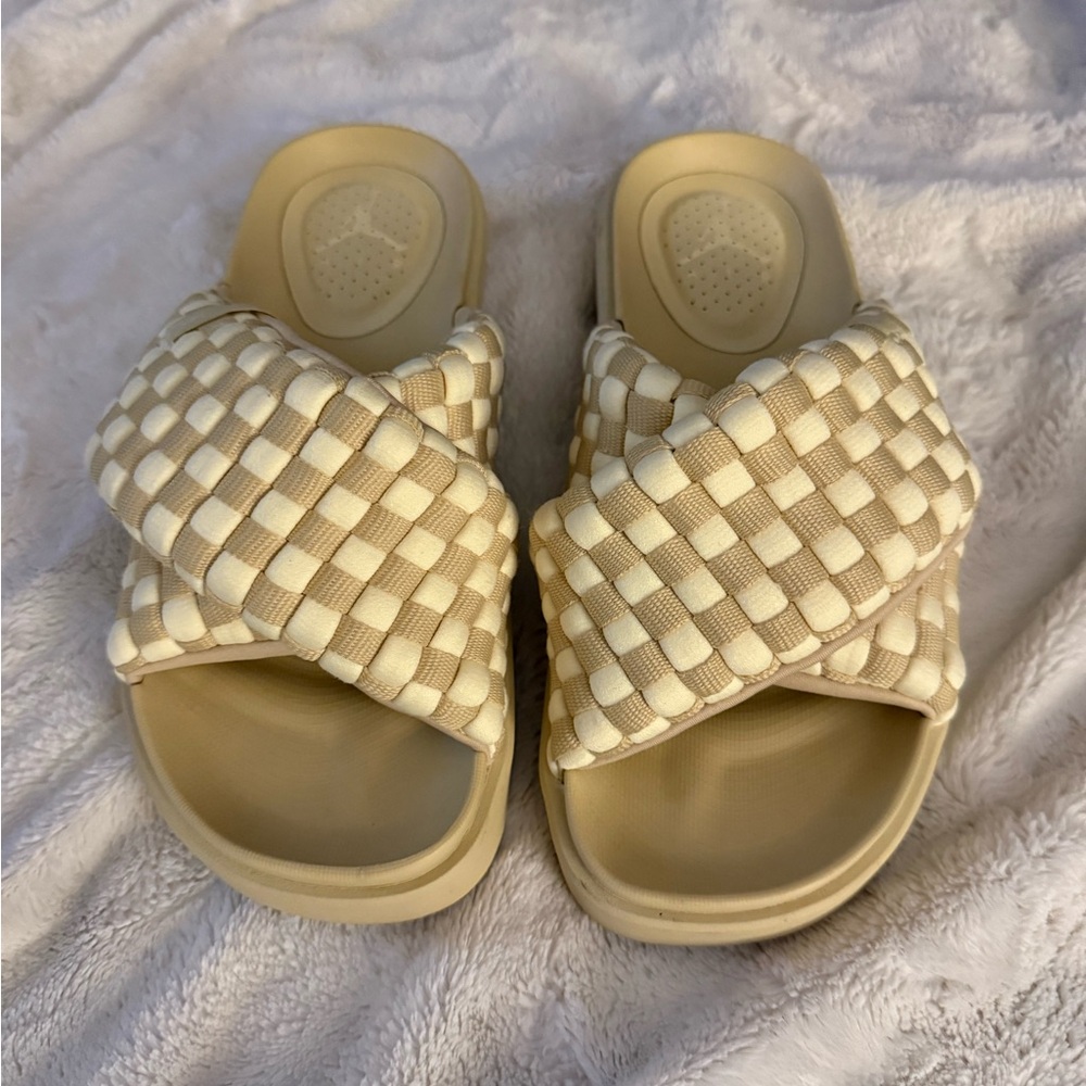 Jordan Sophia Crisscross Women's Woven Slide Sandals
